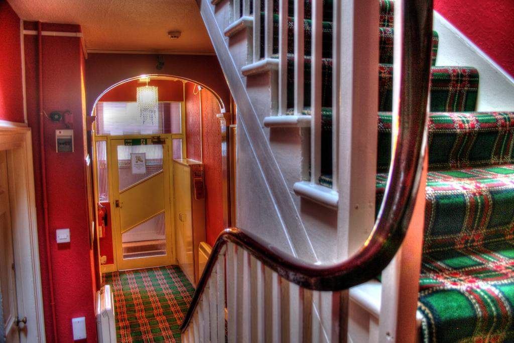 Atticus Central Guest House 애버딘 외부 사진