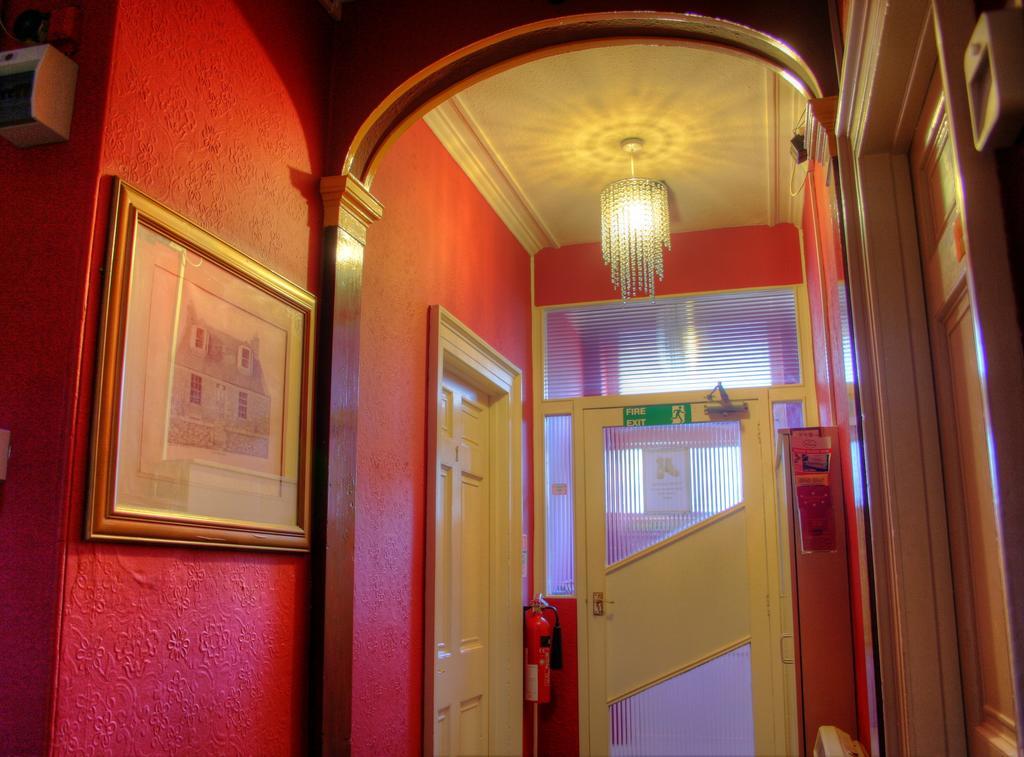 Atticus Central Guest House 애버딘 외부 사진